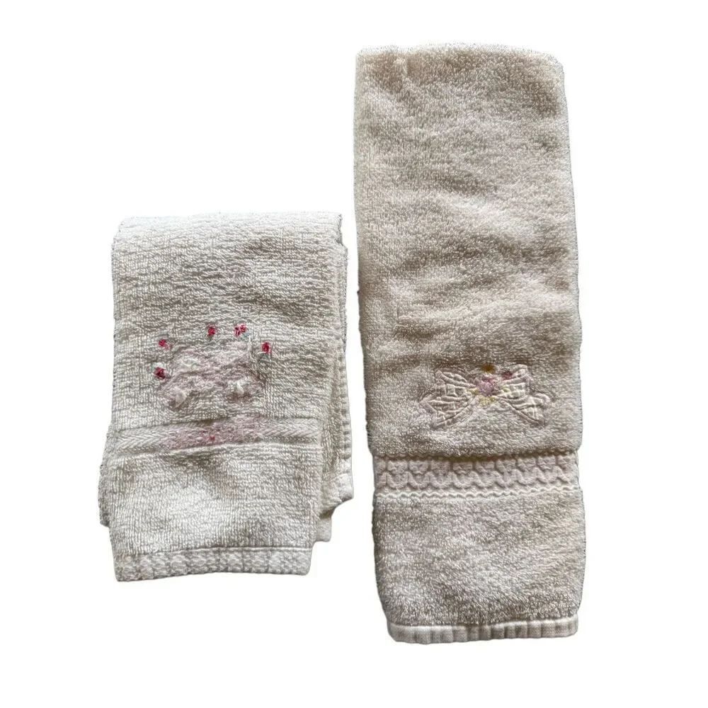 cotton vintage 90s bath & hand towel bathroom embroidered floral basket soft pin